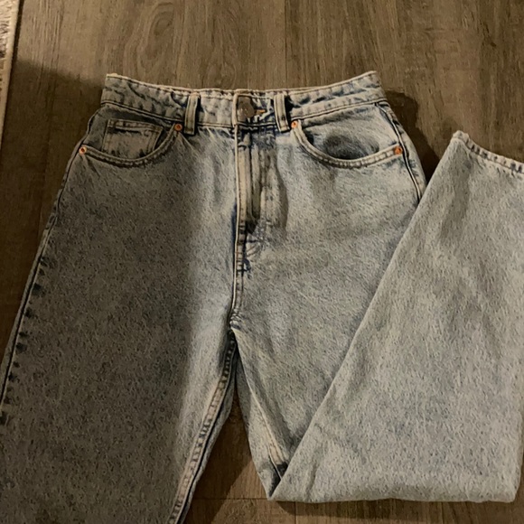 ZARA HIGH RISE ACID WASH “MOM JEANS” - Picture 1 of 3